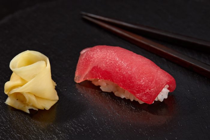 the-circle-ethnic-food-nigiri-maguro