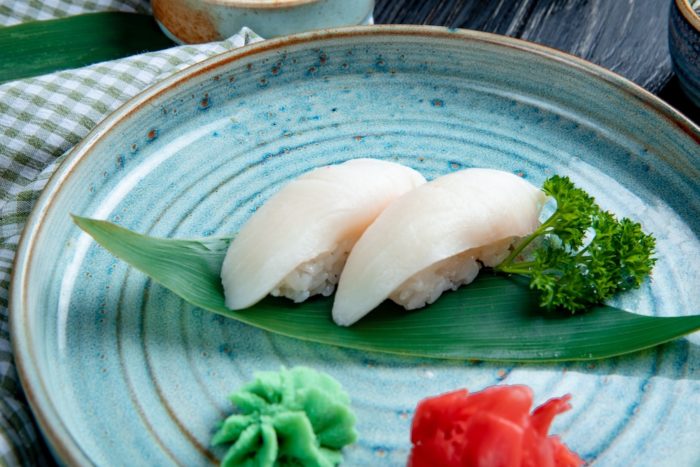 the-circle-ethnic-food-nigiri-suzuki