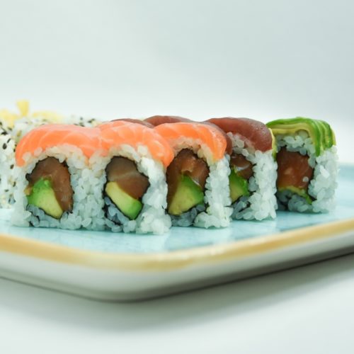 the-circle-ethnic-food-raibow-roll